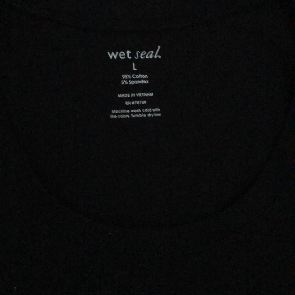 black tee - Picture 2 of 2